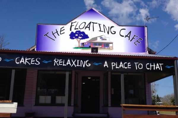 Floating Café Logo