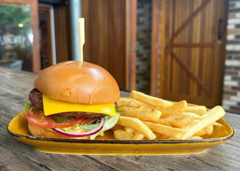 Duporth Tavern offers tasty burgers