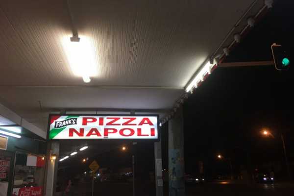  Frank's Pizza Napoli Logo