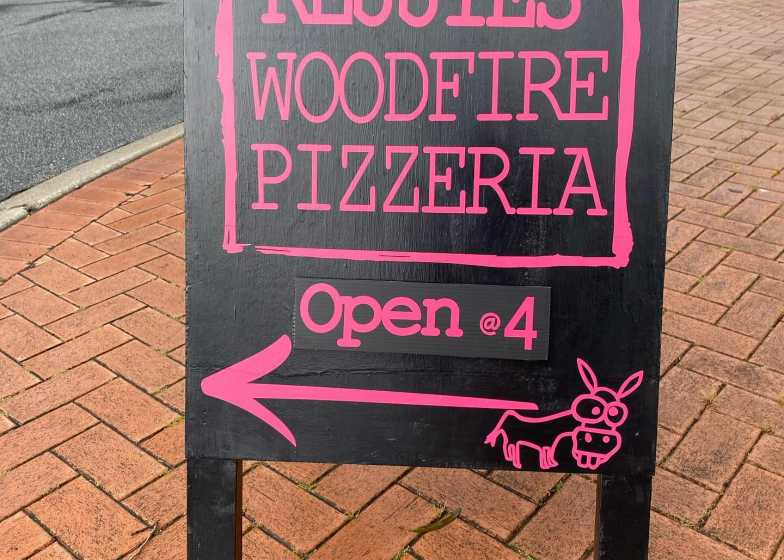 Rejjies Woodfire Pizzeria