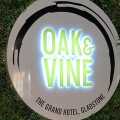 Oak and Vine Gladstone Logo
